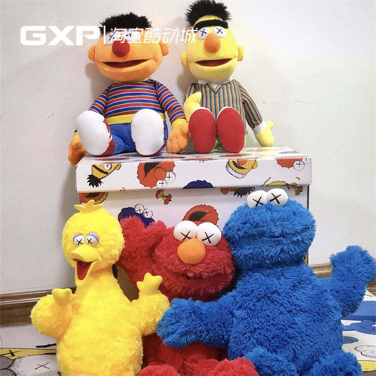 正品 UNIQLO KAWS Sesame Street艾摩甜饼怪波特厄尼礼盒装