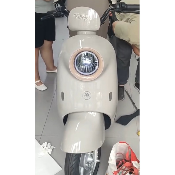 绿佳大黄蜂电动车外壳配件大全大灯前围前泥板工具箱脚踏板边条