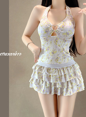 挂脖泳衣女款分体两件套小清新碎花甜美蛋糕裙式温泉泳衣度假泳装