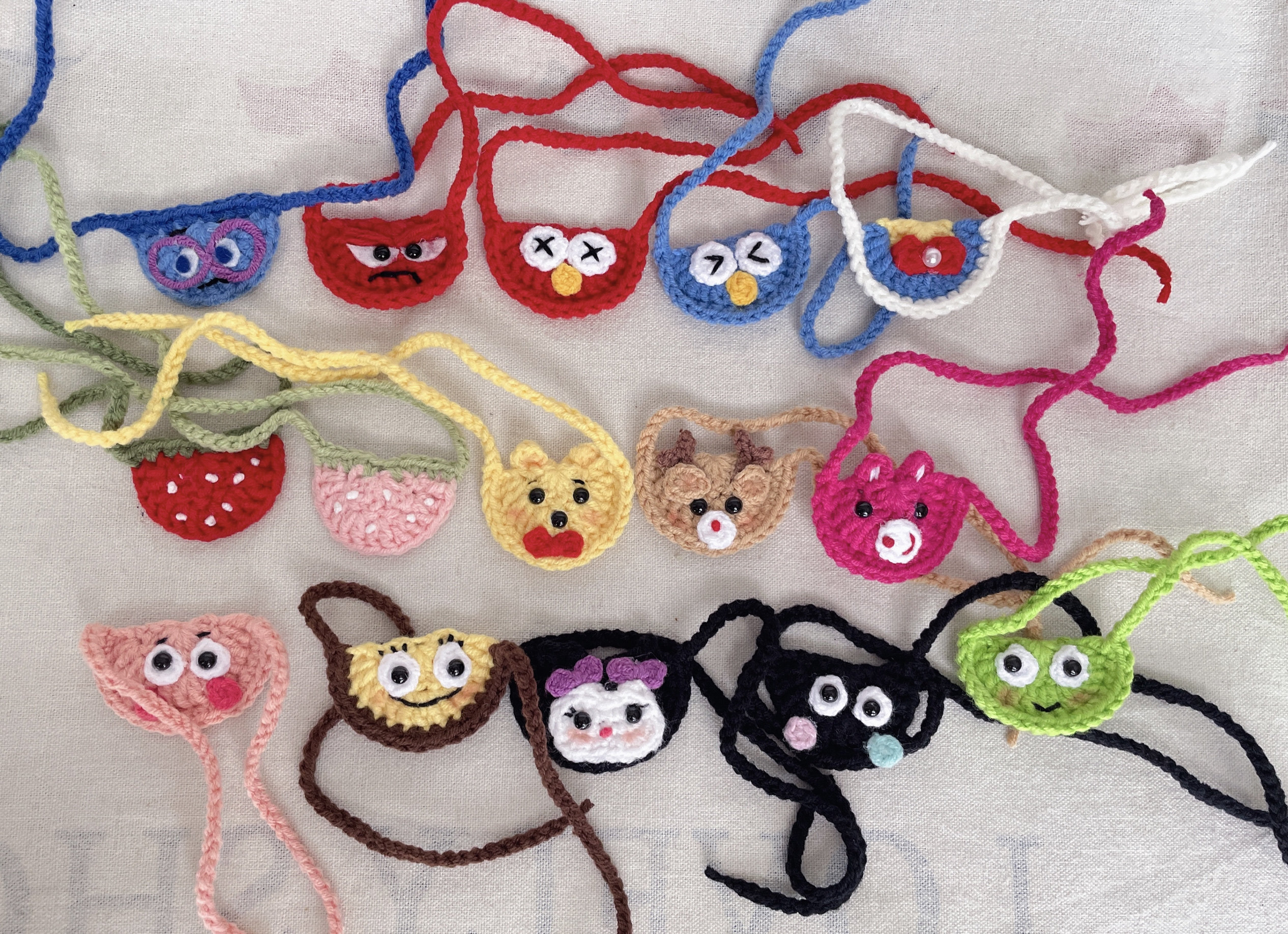 成品棉花娃娃BJD娃拉布布玩偶可爱饰品围兜口水巾纯手工编织毛线