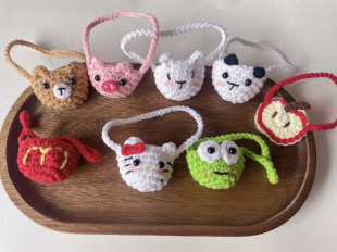 成品手工钩织毛线10cm棉花娃娃拉布布娃衣可爱小猪小熊娃包斜挎包