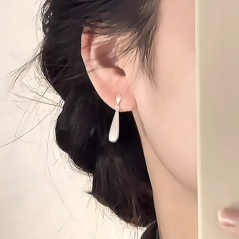 新中式清冷感银色拉丝水滴流苏耳耳钉