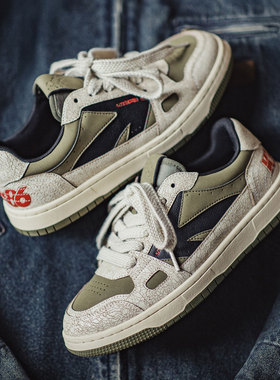 马登2025年秋季新款男士绿色软底板鞋复古厚底设计感运动休闲潮鞋