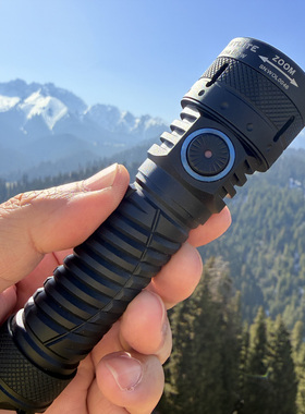 Vastlite新品Versa B0W聚泛调焦白激光IP68级防水1200米射程磁尾