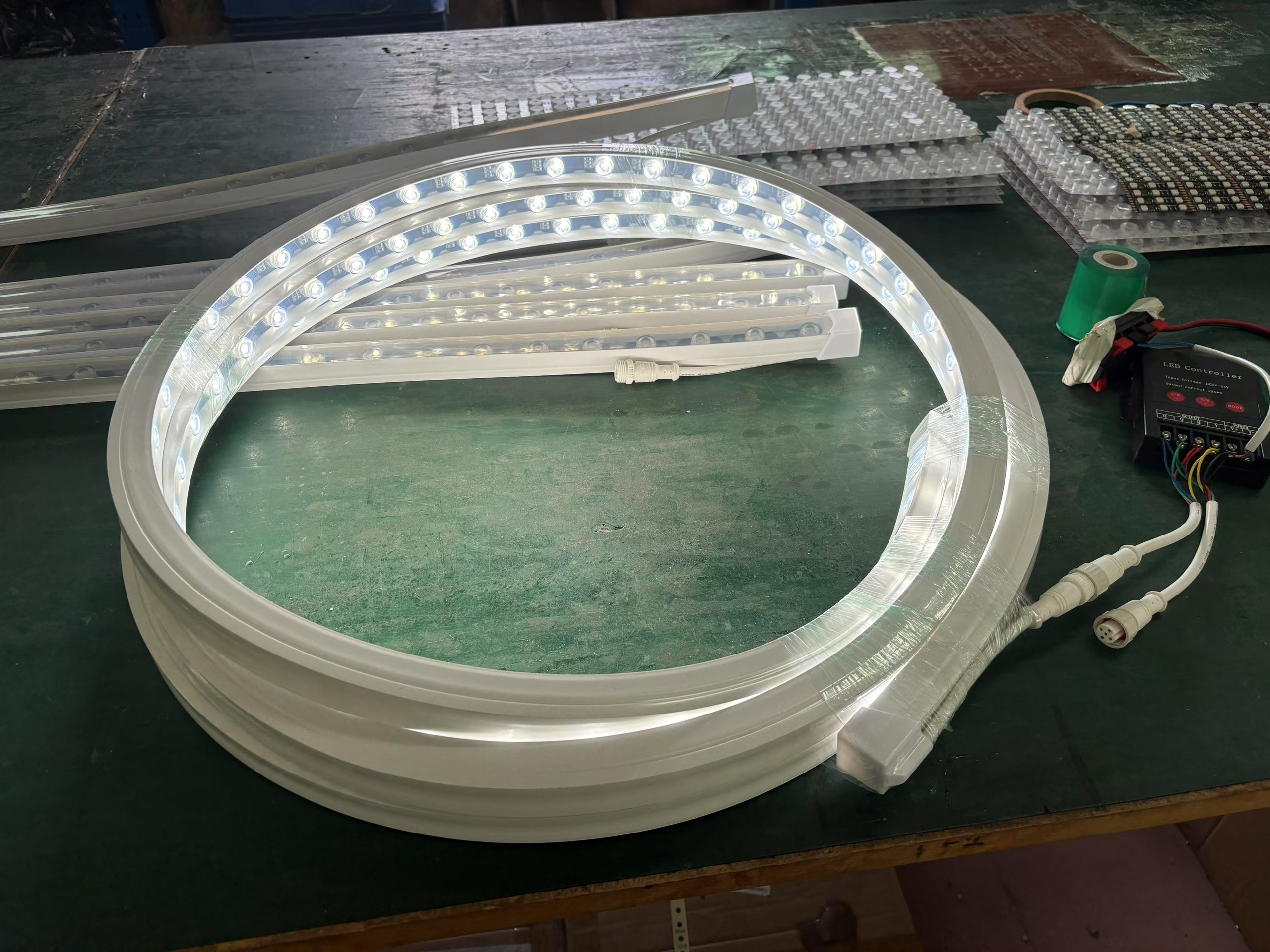 2323 24V 24灯RGBW柔性洗墙灯户外防水高亮30度透镜