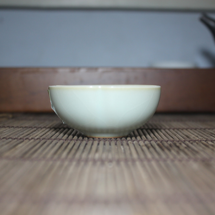 柏采汝窑茶杯盛夏老釉粉青釉开片图片