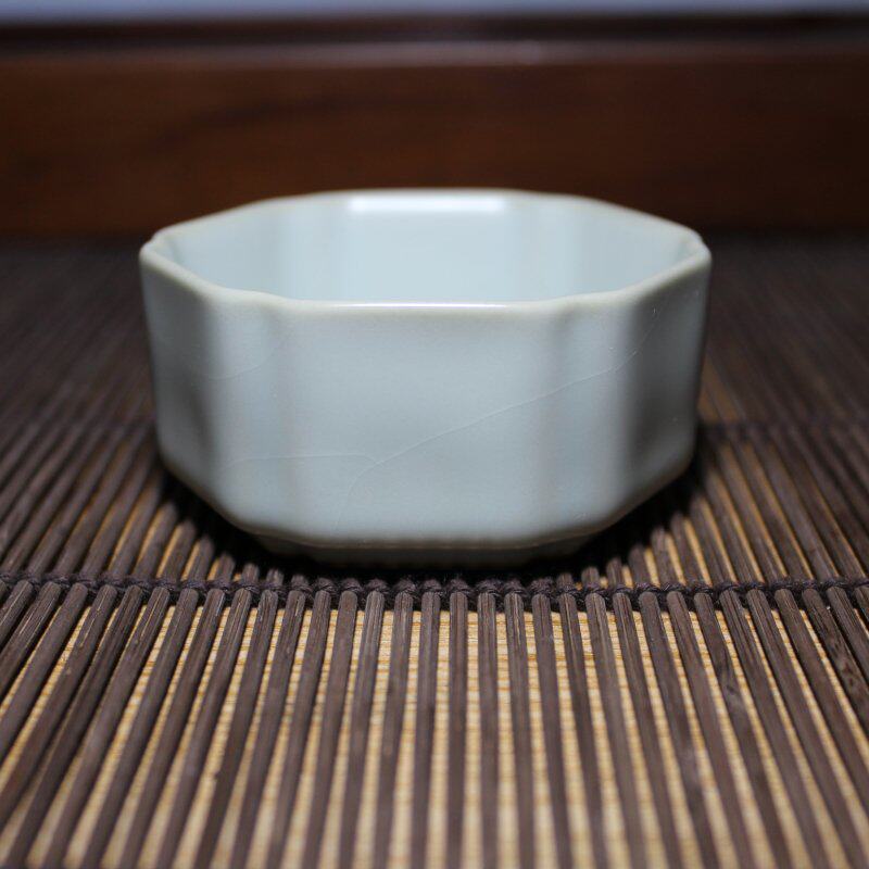 柏采窑 老釉水粉青釉开片茶杯 六凌杯BR-05大金字底款稀有款图片