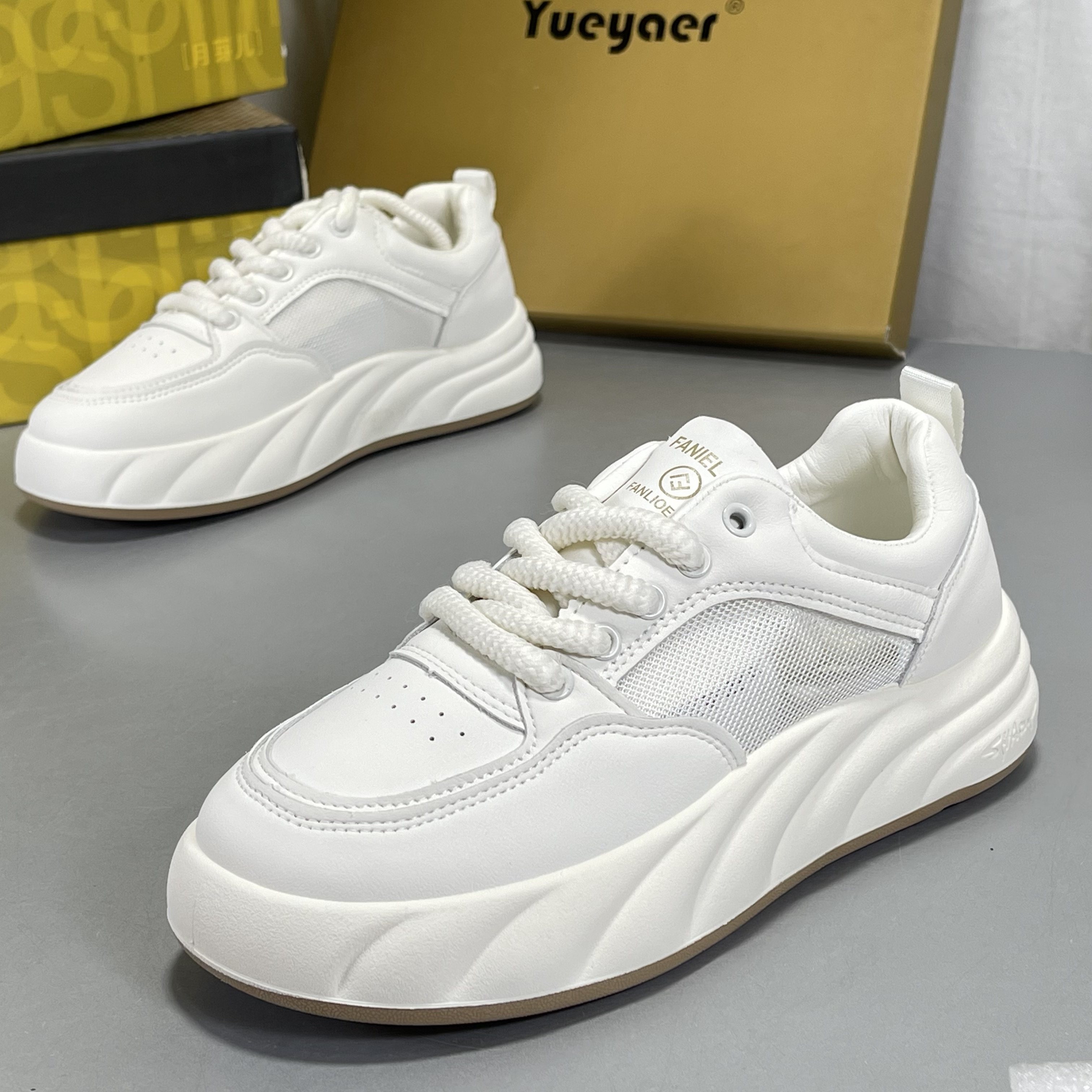 踩屎感~月芽儿板鞋2026春新款软底舒适百搭休闲厚底运动小白鞋女,女鞋,时尚休闲鞋,淘宝优惠券,粉丝福利购,淘宝优惠卷