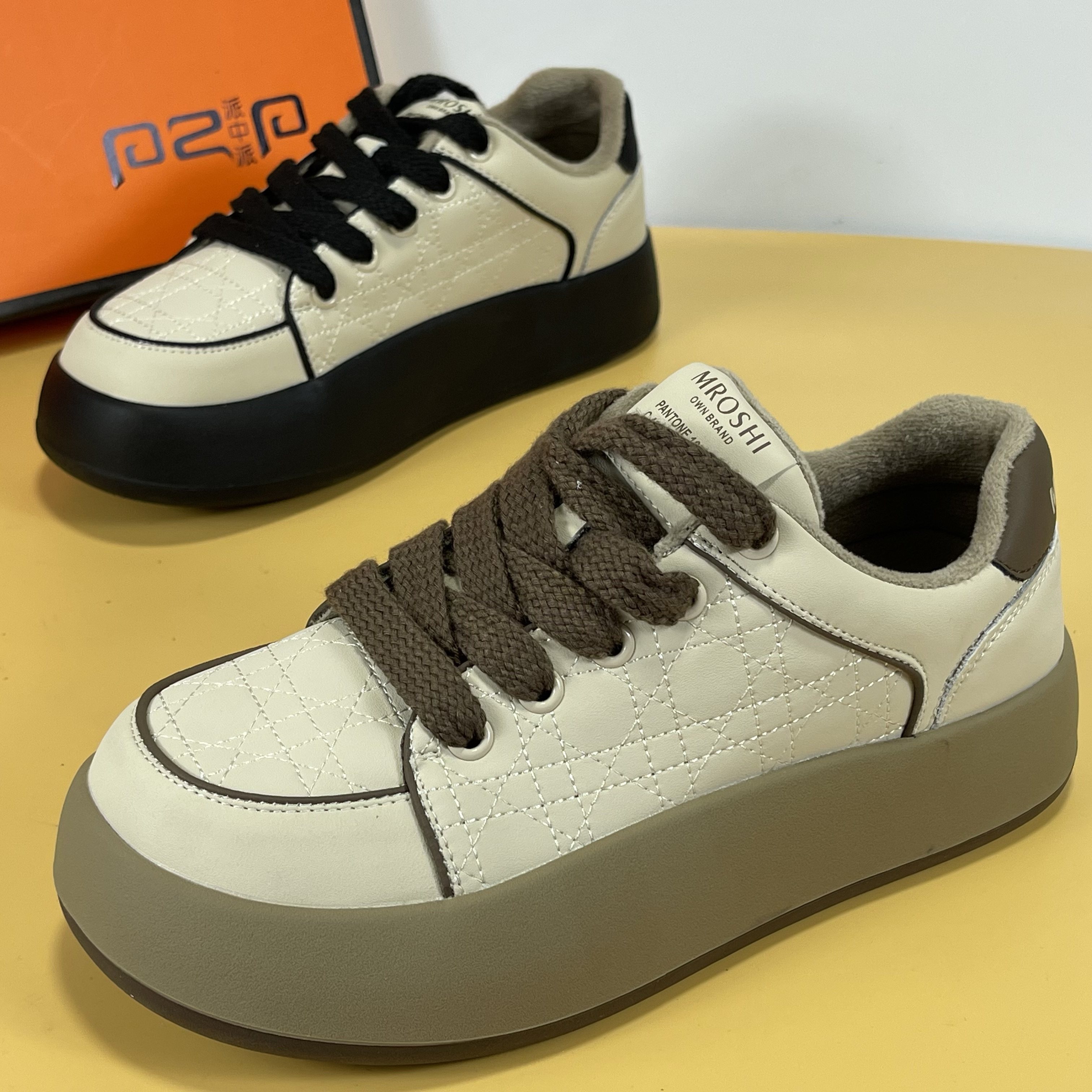 品牌真皮厚底小白鞋女软底平底面包鞋休闲牛皮2025秋冬新款板鞋女,女鞋,时尚休闲鞋,淘宝优惠券,粉丝福利购,淘宝优惠卷