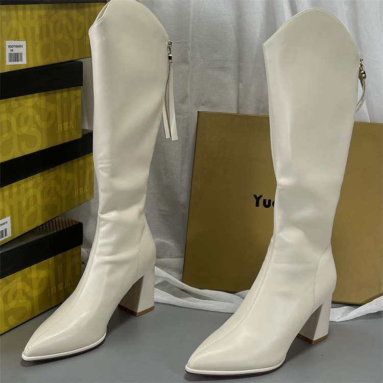 月芽儿加绒尖头粗跟高筒气质V口骑士靴女秋冬真皮高跟显瘦长筒靴