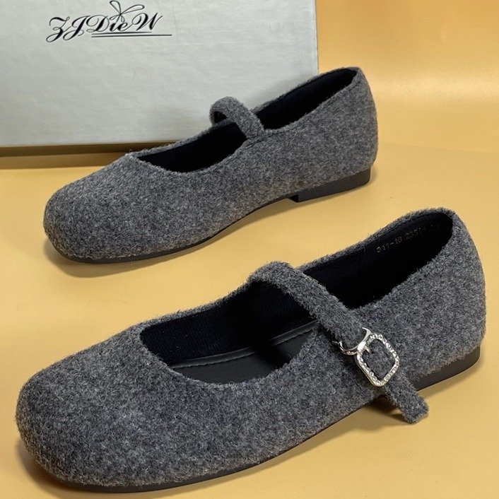 专柜正品真皮法式复古羊呢料浅口温柔鞋平底豆豆鞋扣带玛丽珍单鞋