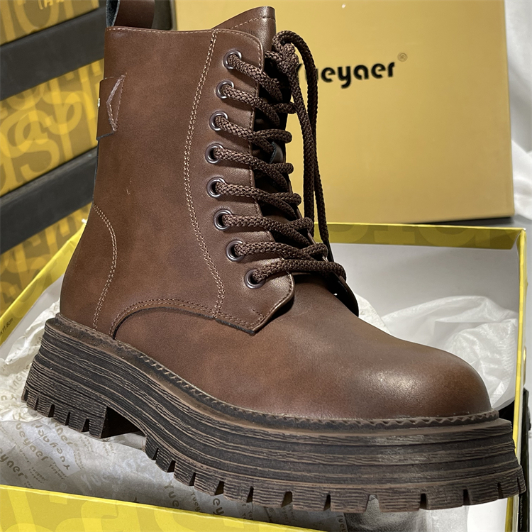 月芽儿棕色马丁靴女加绒2025冬季百搭真皮复古机车靴子女厚底短靴