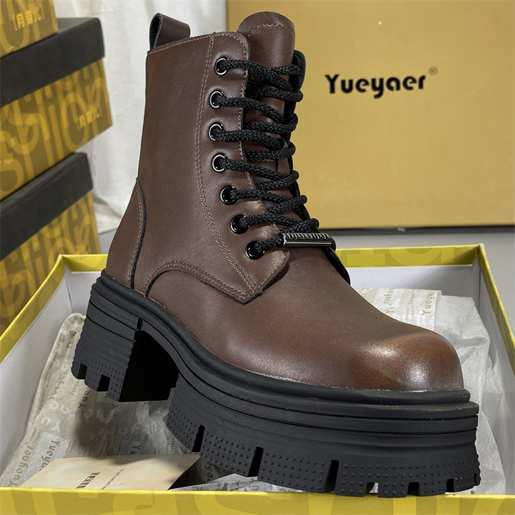 月芽儿专柜正品厚底加绒马丁靴2025冬季复古特殊材质休闲机车靴子