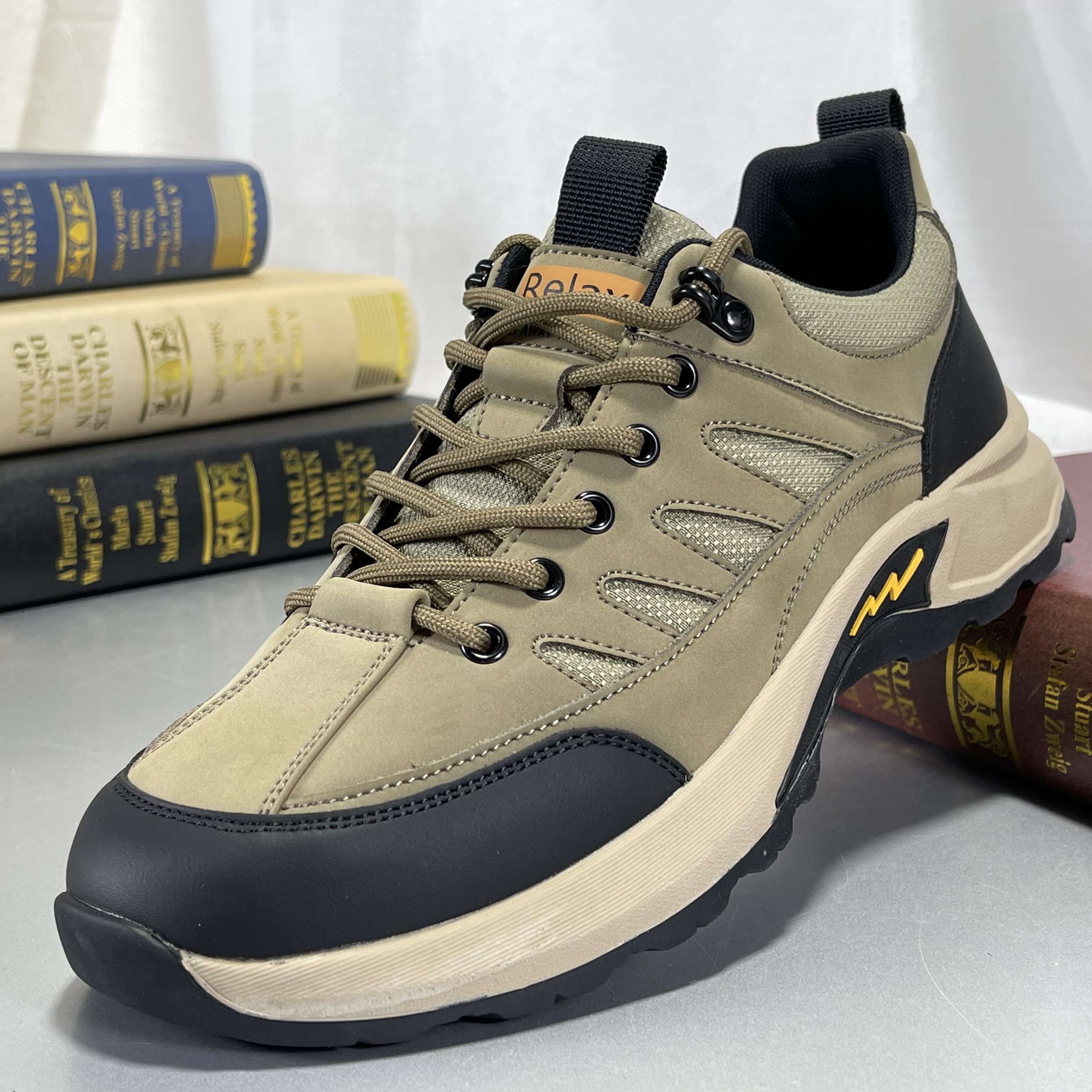 品牌男鞋牛皮春秋运动鞋复古户外休闲单鞋男士英伦风工装鞋登山鞋