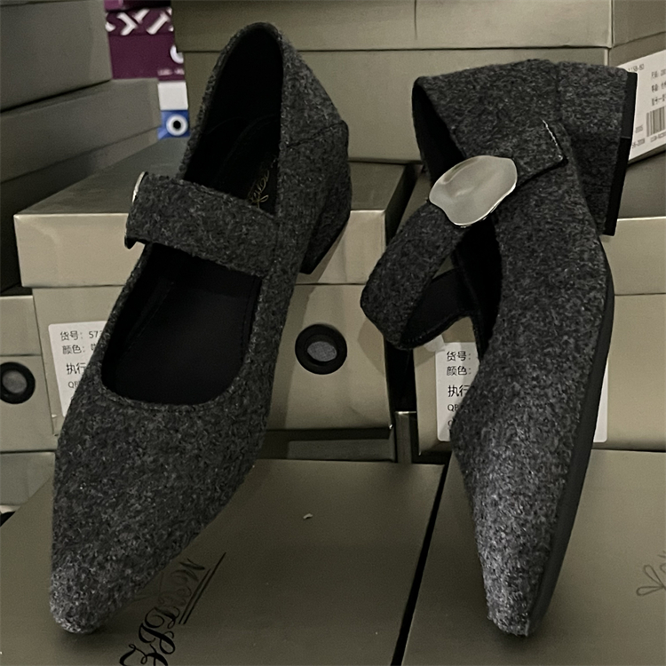 法式仙女风毛呢浅口单鞋真皮2025春秋新款尖头配裙子休闲玛丽珍鞋