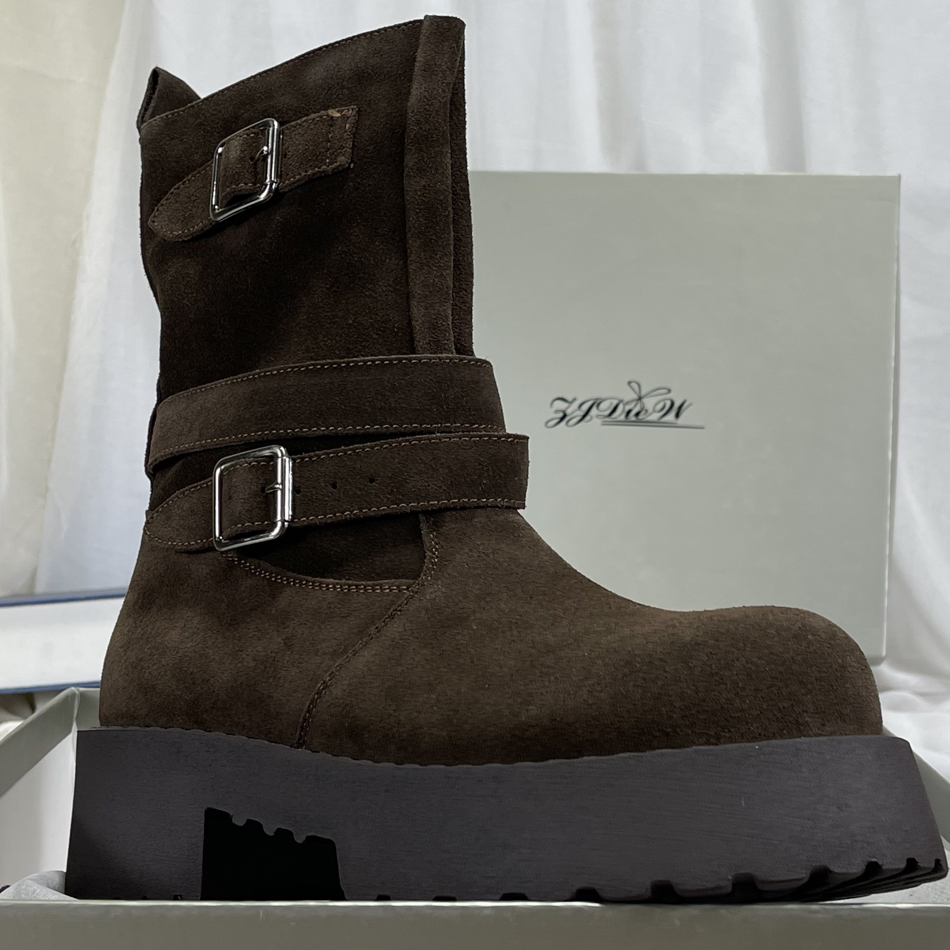 专柜正品头层牛皮复古磨砂皮厚底马丁靴女2025秋冬复古中筒机车靴