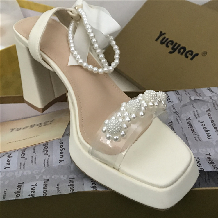 月牙儿高跟凉鞋夏季新款真皮仙女风珍珠绑带粗跟防水台凉鞋配裙子