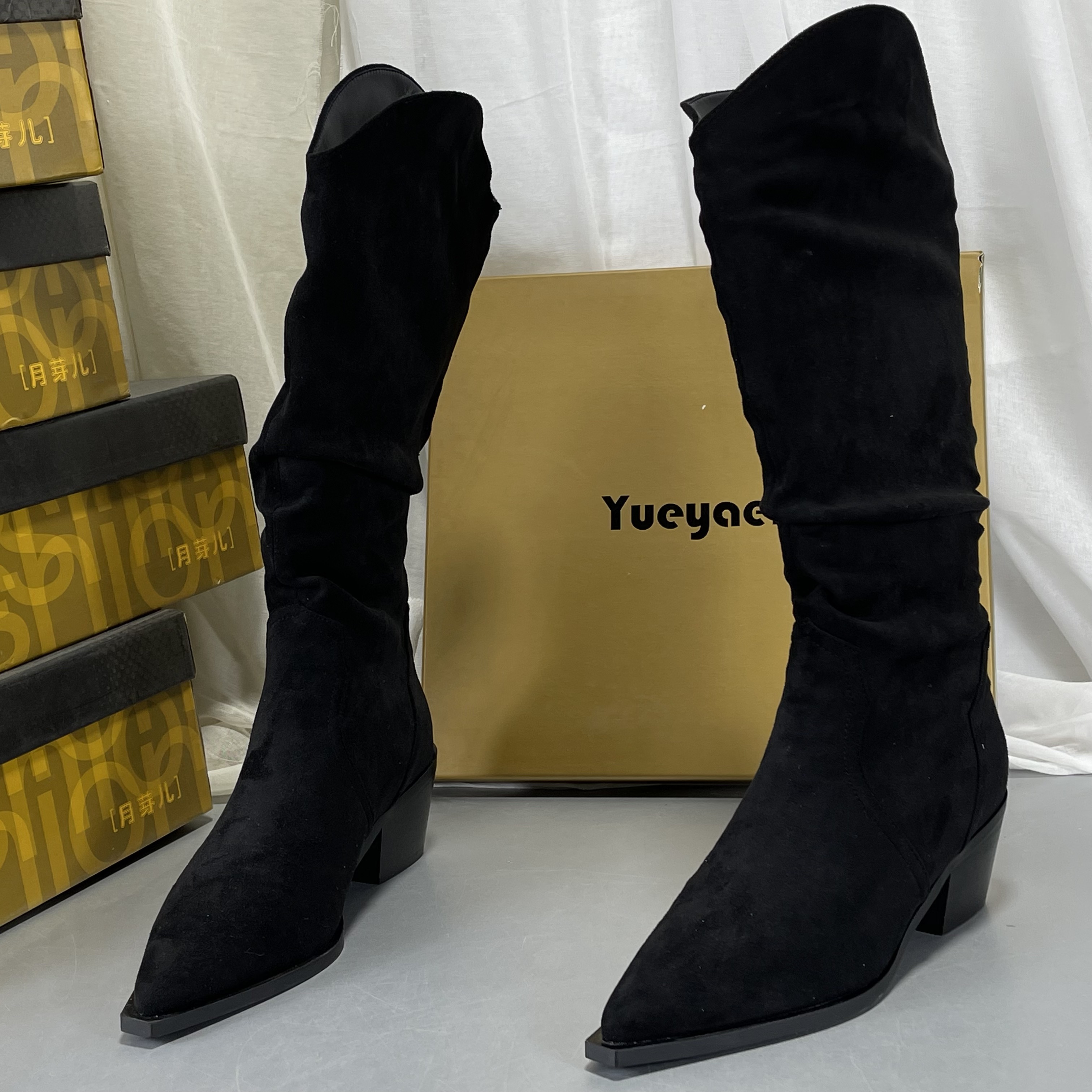 月芽儿羊反绒皮长筒靴2025秋冬尖头粗跟加绒骑士靴复古法式瘦瘦靴