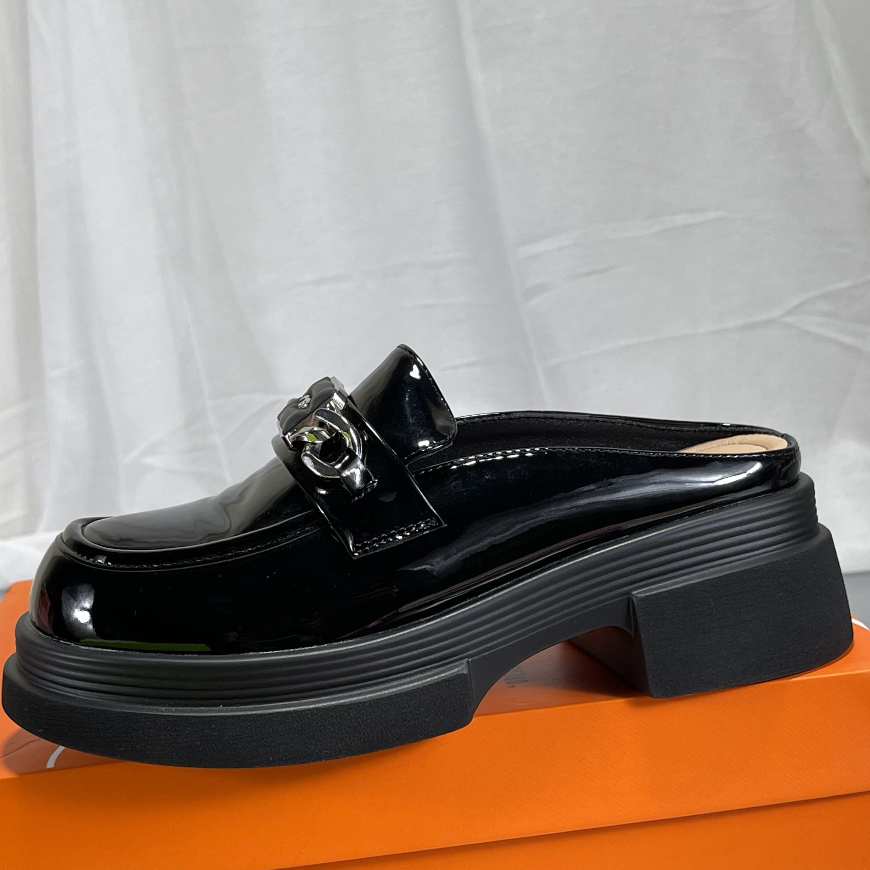 专柜正品牛漆皮包头半拖鞋无后跟懒人鞋真皮厚底穆勒鞋乐福鞋休闲