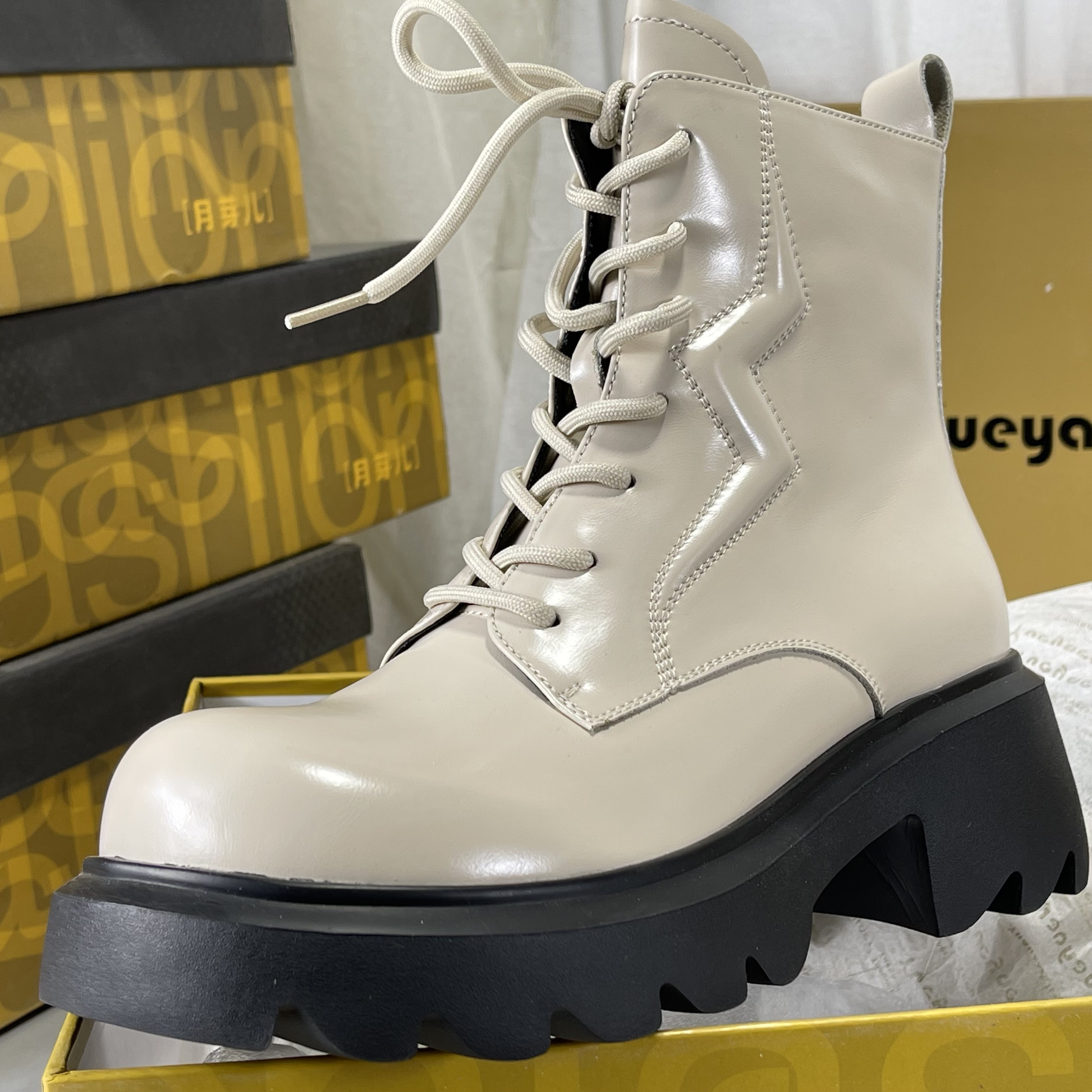 月芽儿切尔西靴头层牛皮厚底显瘦真皮马丁靴女款2025秋冬女士短靴