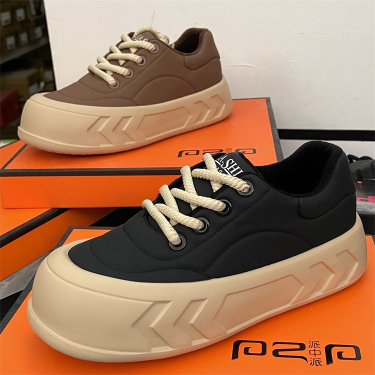 专柜正品超轻踩屎感真皮女鞋2025新款加绒厚底面包鞋复古休闲板鞋