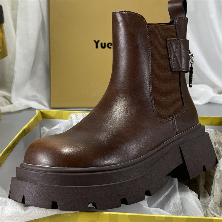 月芽儿专柜厚底切尔西靴女2025秋冬复古百搭休闲烟筒靴软底马丁靴