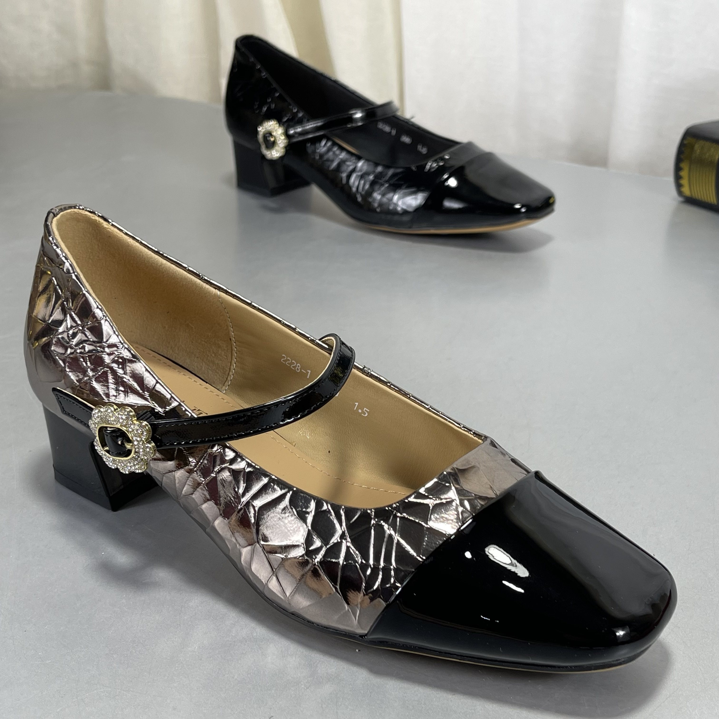 头层牛皮粗跟法式玛丽珍女鞋2026新款方头金属水钻扣一字带高跟鞋,女鞋,玛丽珍鞋,淘宝优惠券,粉丝福利购,淘宝优惠卷