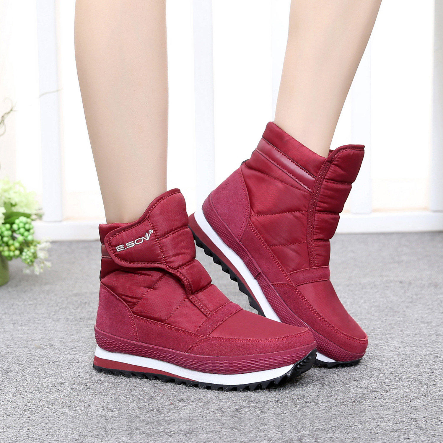 女士棉鞋保暖雪地靴女冬季新款短筒平底舒适防滑加绒加厚防寒