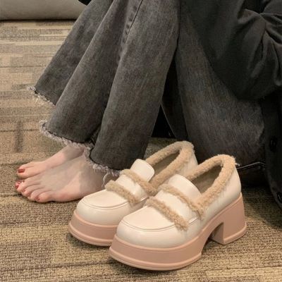 白色小皮鞋女款秋冬季加绒厚底粗跟防水台高跟毛毛鞋增高玛丽珍鞋