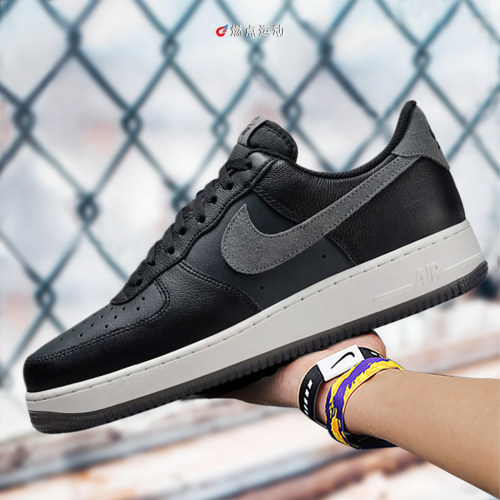 Nike/耐克 AIR FORCE 1 '07 LV8男子板鞋FJ4170-004