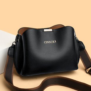 品牌正品真皮水桶包女2026春夏新款软皮中年妈妈包百搭单肩斜挎包