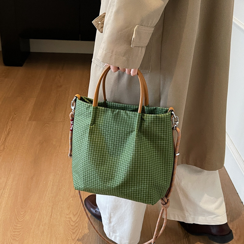 山系攀岩绳手提包水桶包小众高级感防水尼龙格纹单肩通勤托特包潮,箱包皮具/热销女包/男包,托特包,淘宝优惠券,粉丝福利购,淘宝优惠卷