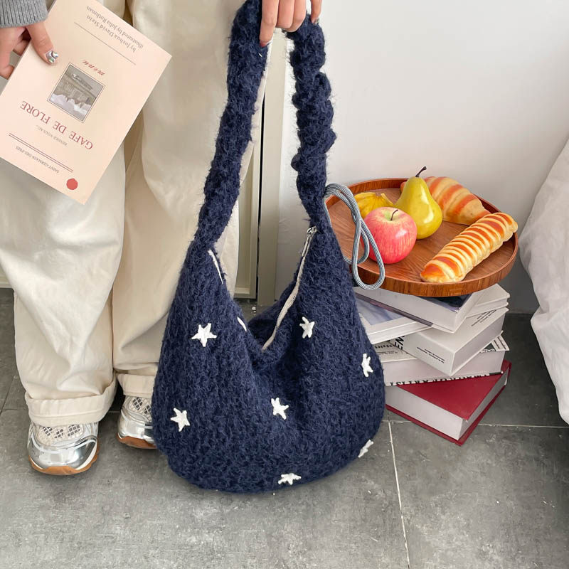 韩系小众抽绳腋下包氛围星空月牙毛绒饺子包女单肩腋下斜挎托特包,箱包皮具/热销女包/男包,托特包,淘宝优惠券,粉丝福利购,淘宝优惠卷
