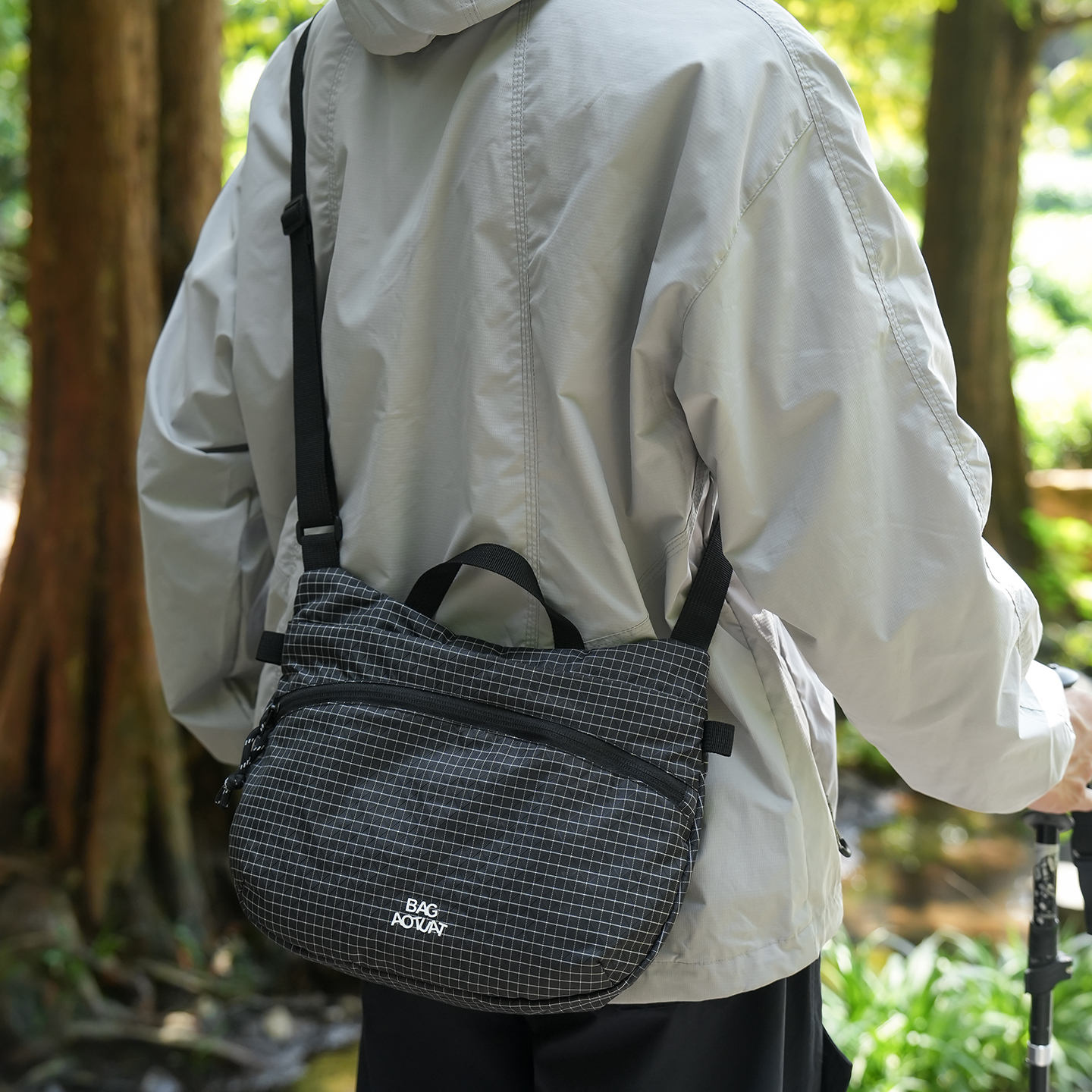 日常通勤运动轻便防水骑行户外斜挎包男女通用旅行徒步手拎单肩包