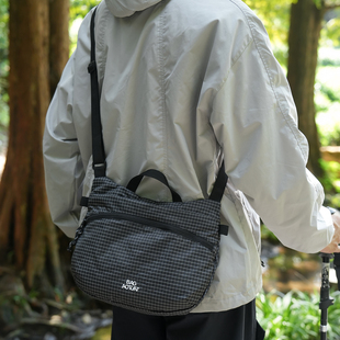 日常通勤运动轻便防水骑行户外斜挎包男女通用旅行徒步手拎单肩包