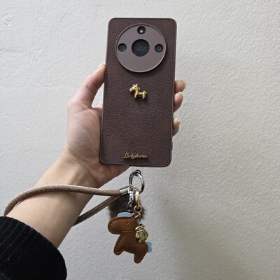 棕色月坑纹皮质立体金色小马字母荣耀Maigc8/7pro手机壳magic6/5手绳毛球马挂件4国潮Magic3pro