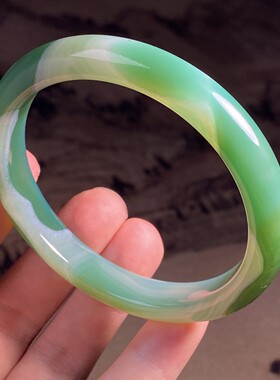 漂亮天然绿玛瑙手镯60mm大圈口美人条窄版玉石镯子复古风M600002