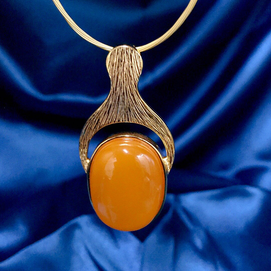 天然蜜蜡精品大吊坠  欧式风格设计俄罗斯料老蜜蜡鸡油黄蛋面项链