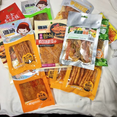 雅涵果蔬味香菜味拉面韩式拉面手撕豆皮辣条湖南风味麻辣香辣零食