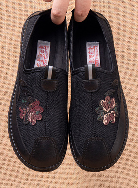 老人布鞋女奶奶鞋老北京布鞋女春新款妈妈鞋软底防滑绣花老太太鞋