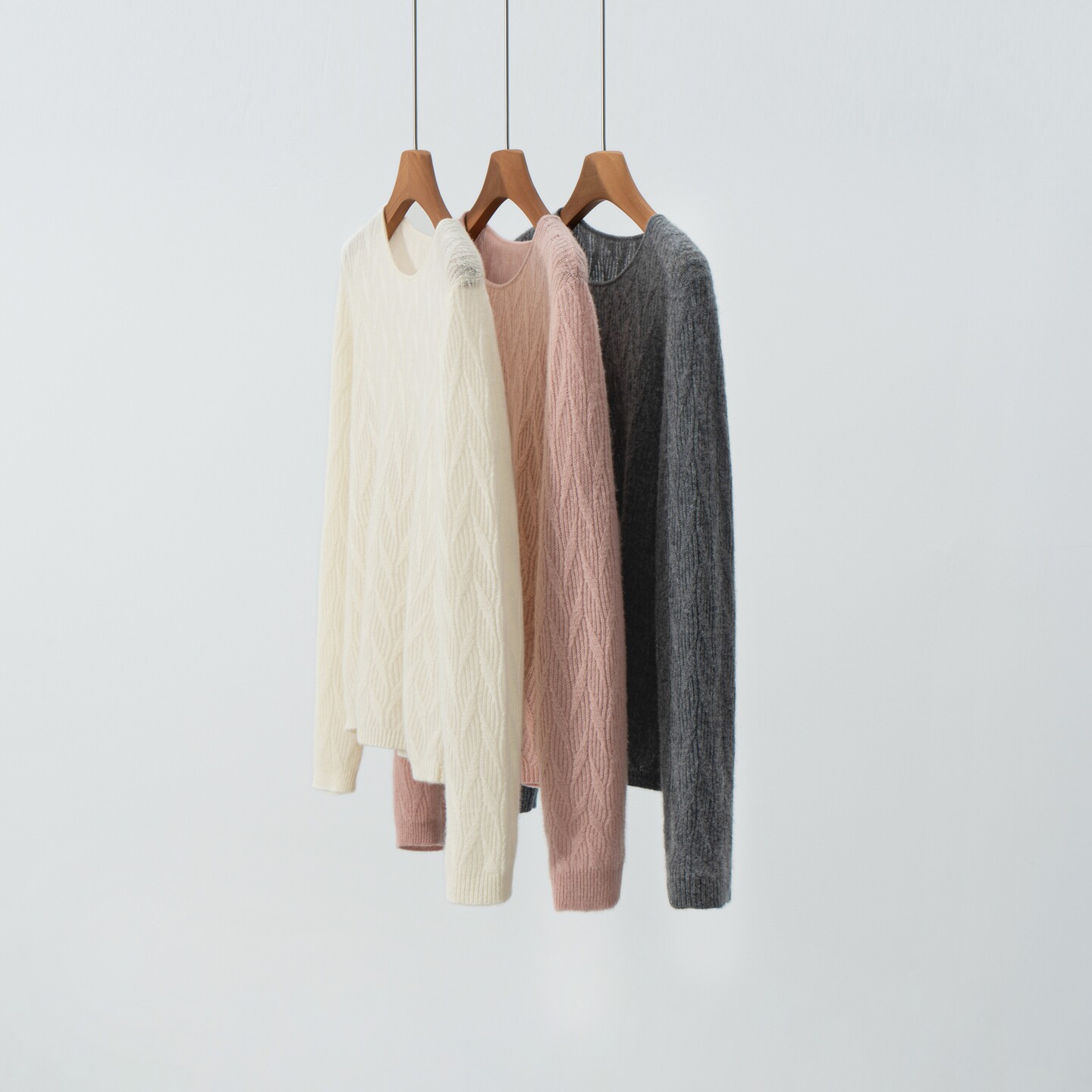 26春季新款100%纯山羊绒圆领麻花纹针织衫女长袖套头慵懒风打底衫