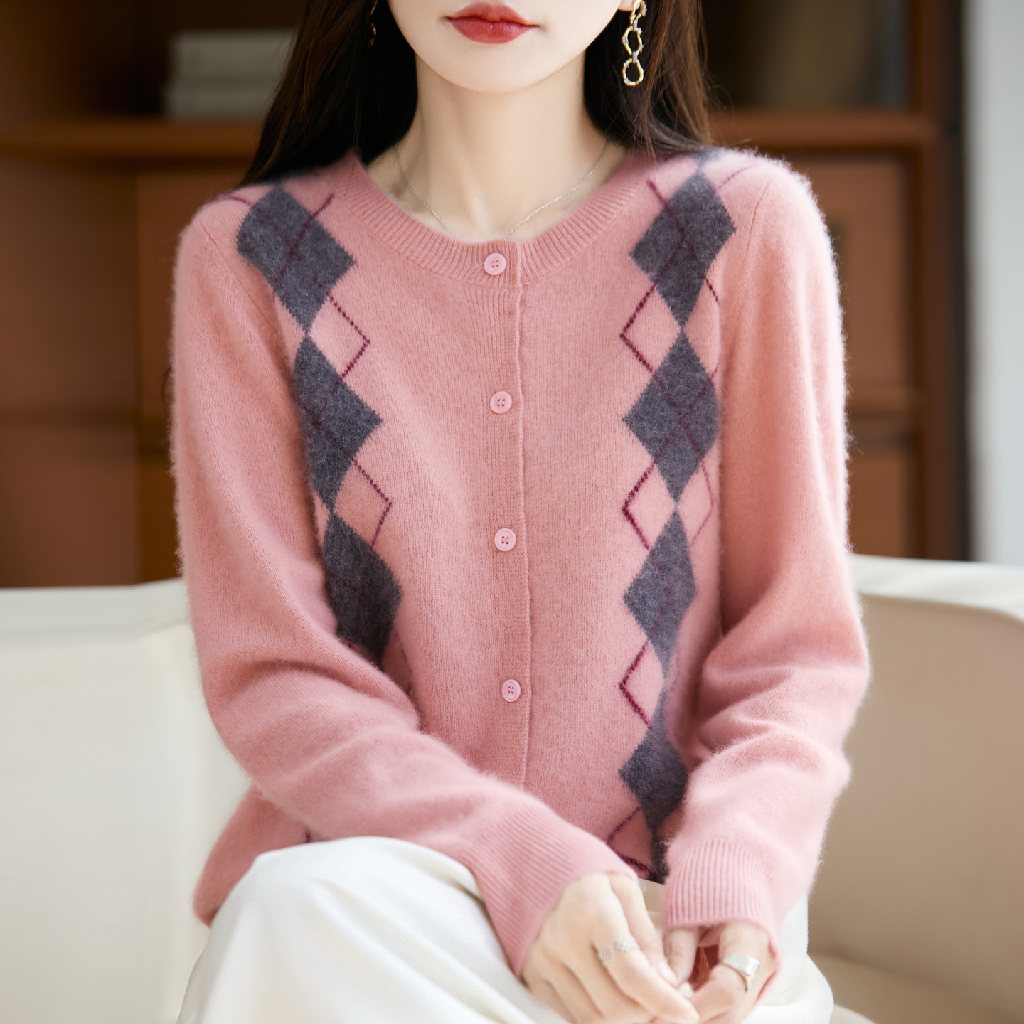 2025秋冬新款羊毛衫女圆领针织衫