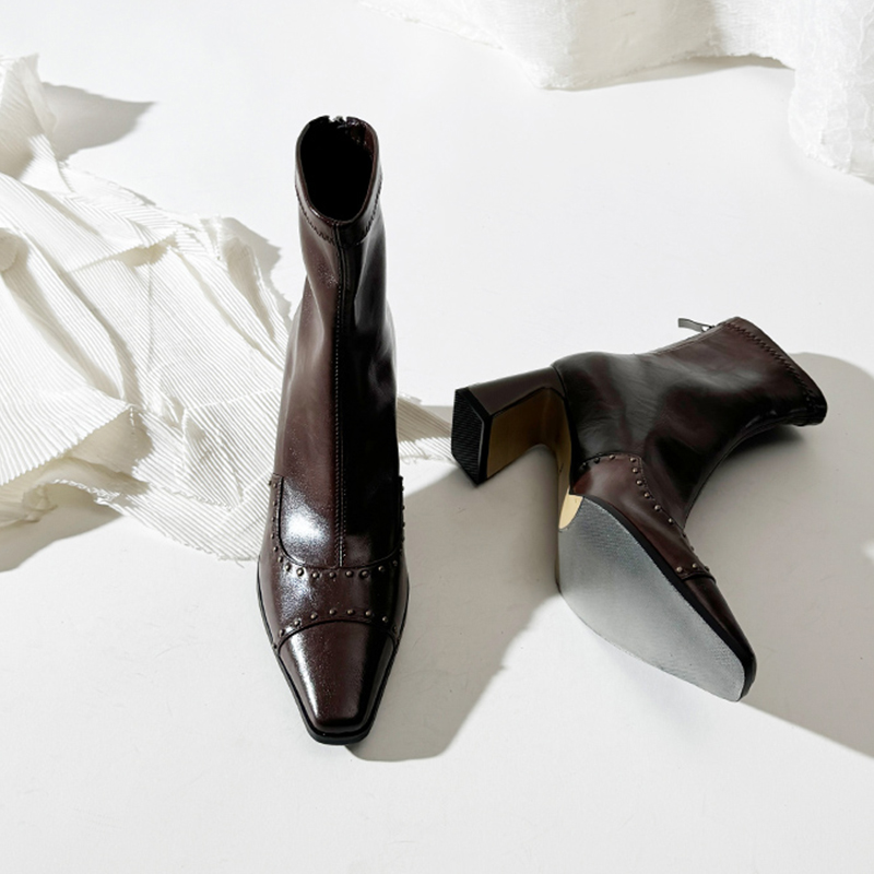 莲花府邸粗跟瘦瘦靴尖头