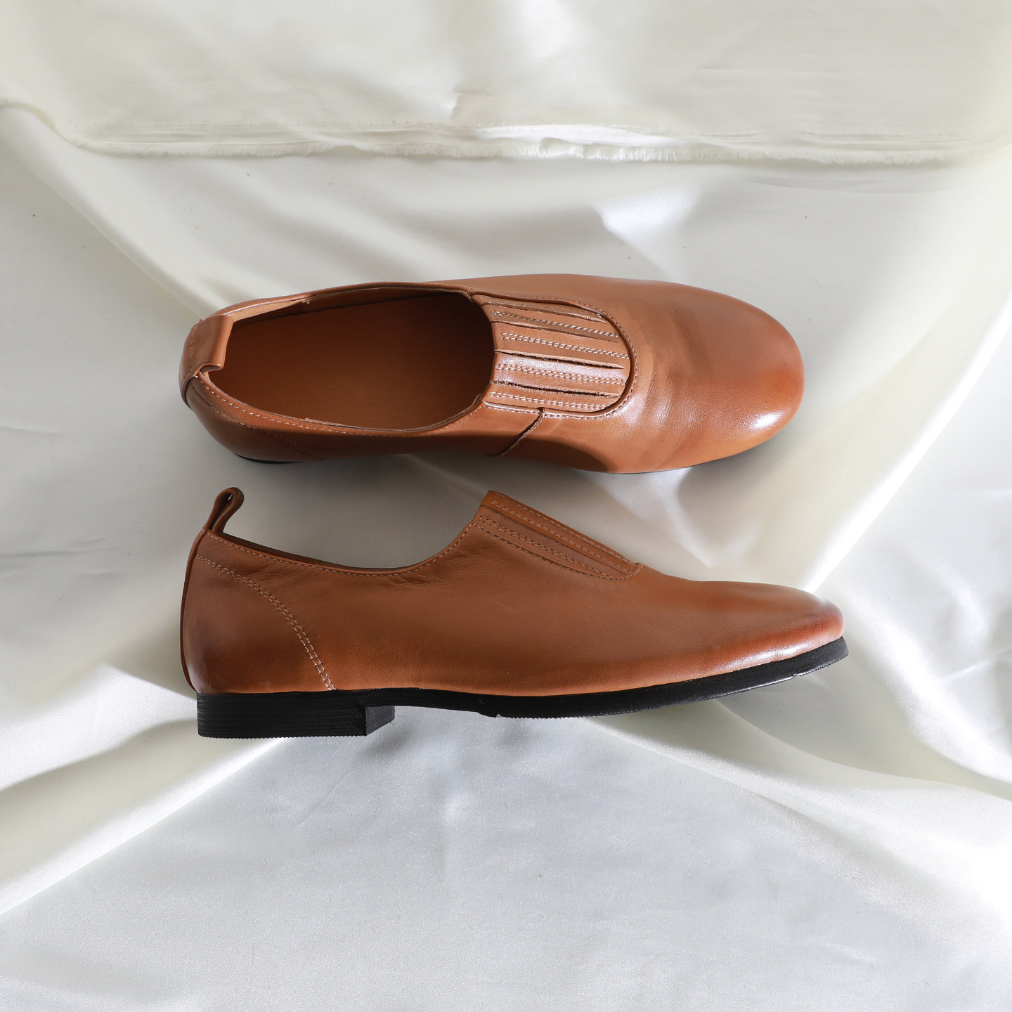 莲花府邸2026春季复古简约工作鞋一脚蹬单鞋舒适百搭通勤风牛皮女,女鞋,深口单鞋,淘宝优惠券,粉丝福利购,淘宝优惠卷