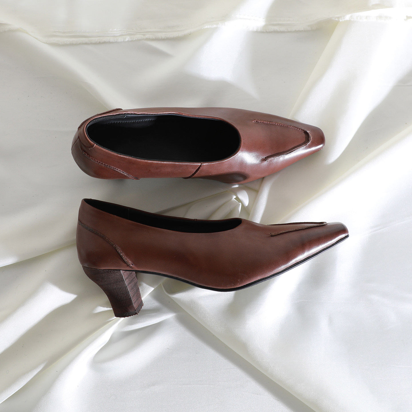 莲花府邸2026春季复古单鞋中口一脚蹬通勤气质百搭粗跟牛皮女鞋子,女鞋,深口单鞋,淘宝优惠券,粉丝福利购,淘宝优惠卷