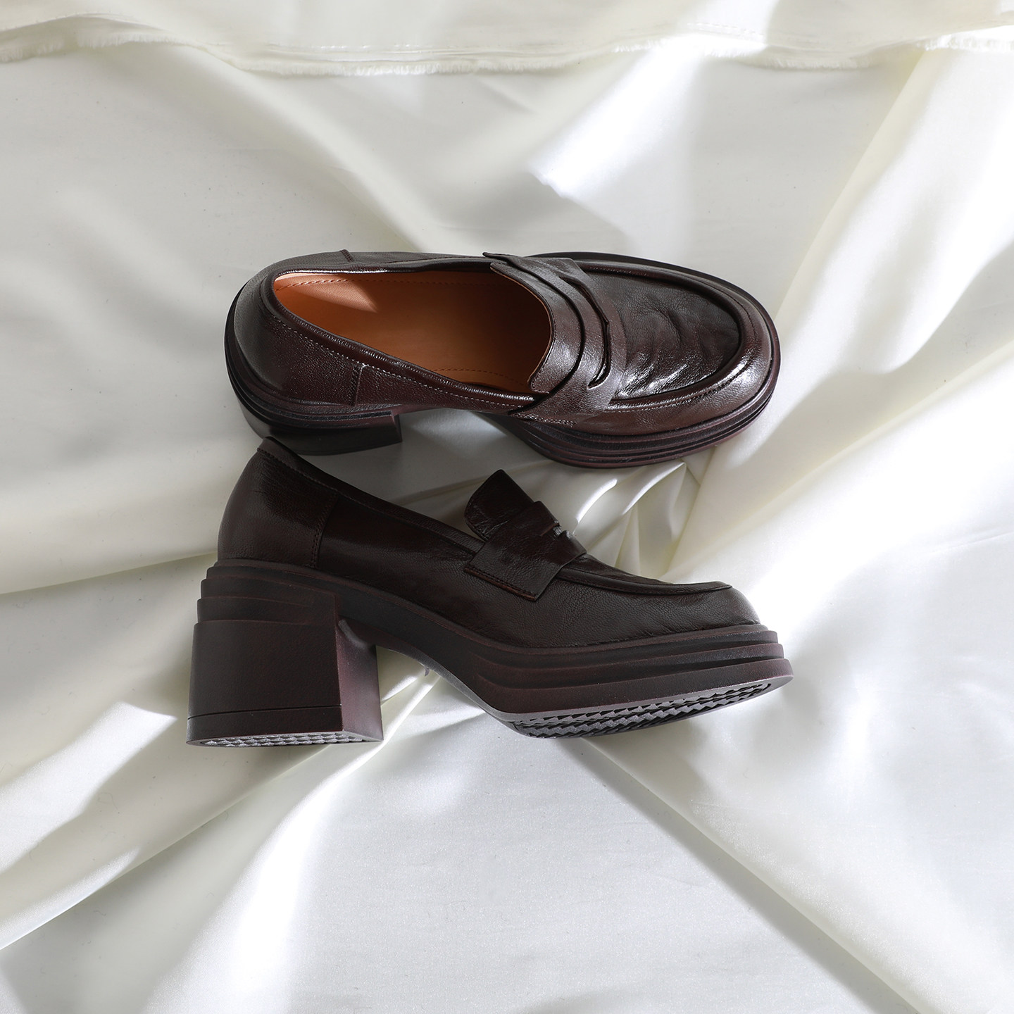 莲花府邸2026春季单鞋韩版中口一脚蹬通勤工作鞋百搭粗跟羊皮女鞋,女鞋,深口单鞋,淘宝优惠券,粉丝福利购,淘宝优惠卷