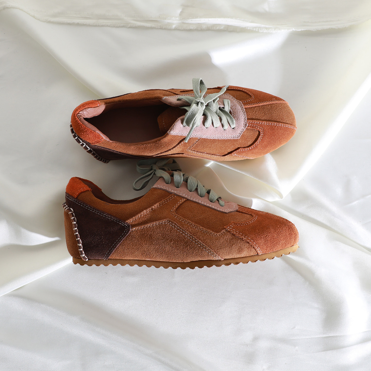 莲花府邸2026春季简约女鞋深口系带德训鞋舒适休闲内增高牛翻女鞋,女鞋,德训鞋,淘宝优惠券,粉丝福利购,淘宝优惠卷