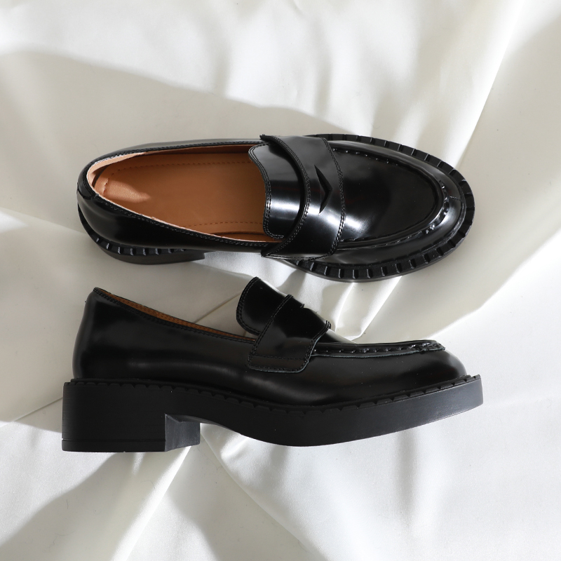 莲花府邸粗跟乐福鞋通勤