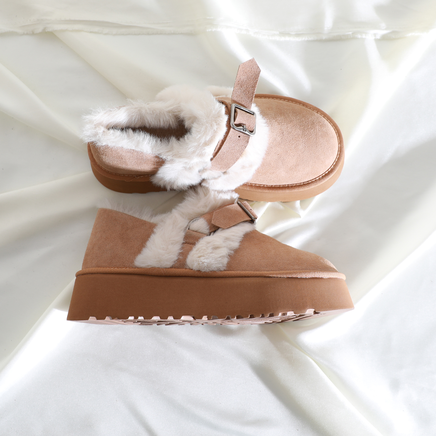 休闲圆头深口皮带扣套脚毛毛鞋