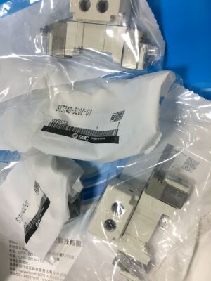 SMC原装正品电磁阀SY3240-5LOZ-01.带座子，7-12工作日